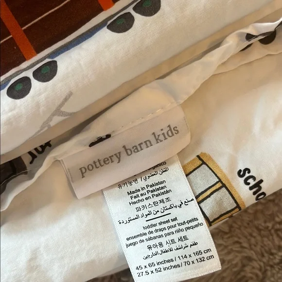 Busy Trucks Organic Cotton Toddler sheet set, flat and fitted - Picture 5 of 5